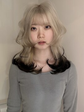 イェッカ パビル(YECCA pabil) ホワイトベージュからブラックの裾カラー(ブリーチ1~2回)