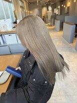 エマピボット 中川本店(EMA PIVOT) 寒色ホワイトベージュ♪