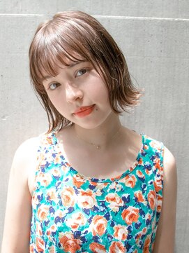 ルティア(Lutia) 切りっぱなし 小顔ヘア ミルキーベージュ