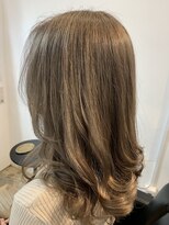 ツムグ 代官山店(TUMUGU)&nbsp;大人可愛いビビッドカラー白髪ぼかし/脱白髪染めハイライト