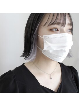 デコヘアーフラッペ(DECO HAIR frappe) 【ツートンカラー】暗めカラー×プラチナカラーのボブウルフ