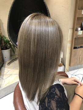 ヘアリゾートユア 新大久保店(hair resort YuA) 極細のハイライトのグレージュ【新大久保　カラー】