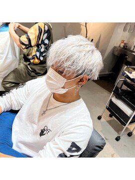 ディグニフ(DIGNIF) ホワイトカラー×マッシュ