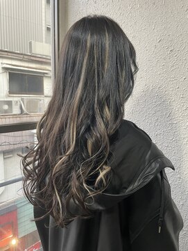 ディー エメ(D-aimer-) 黒×ペールピンクのバレイヤージュ風エクステ