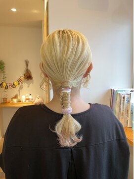 ヒュッゲ ティーシーエス 武蔵中原店(hygge-t.c.s) タイトポニーアレンジ