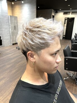 ブリーチ 天文館店(BLEACHi) ホワイトベージュショート