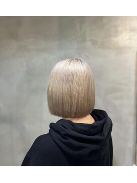 ルフレ 新宿本店1st(Reflet) ホワイトベージュカラー