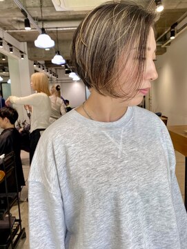 ダンボ(DUMBO) 前下がり/ショートボブ/ハイライト