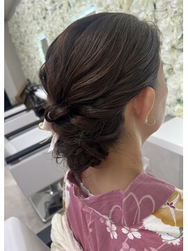 ベルグロー 原宿(BELLEGROW) シニヨン