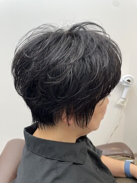 コモド(Comodo) 大人パーマショート髪[/川口/川口駅]