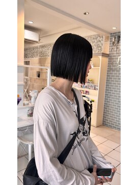 カシェ マエノヘタ(Cashe'e MAENOHETA) 切りっぱなしボブ