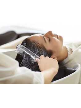 aeca銀座オリジナル！非加熱性のトリートメント『シリカ水素COTAプレミーク』サラ艶髪へ♪