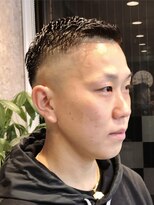 ヘアサロン シュウ 【戸田公園5分/メンズバーバー】横流し濡れパン×スキンフェード