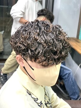 ワールドシップコウベ(WORLD SHIP KOBE) 波巻きスパイラルパーマ