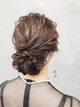 エフェ(effet) ふわふわシニヨンアップ