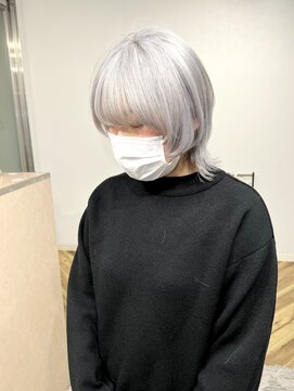 ラニヘアサロン(lani hair salon) 【天神/大名】ホワイトシルバー【ペール系】