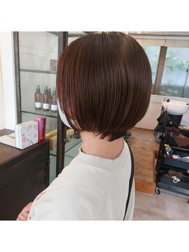 カウチ(Kauti) 丸みショートボブ