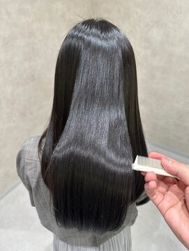 ミュウ(Miiiu) 夏カラーアッシュブラック暗髪黒髪☆髪質改善 縮毛矯正 ツヤ髪