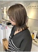 グレージュカラー×外ハネミディ