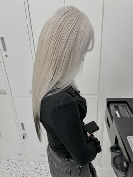 エニフォーイーストハム(Eni for eastham) ブリーチカラー/ホワイト系カラー/ストレートロング