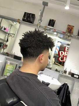 チルチェア 吉祥寺店(CHILL CHAIR) taper fade  <理容室> <吉祥寺> <バーバー>