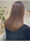 丸みのある上品ロング。髪質改善で柔らかな艶髪に