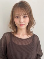 トゥーナ 表参道(tona) ミディアムレイヤー、外ハネボブ、グレージュ、脱白髪染め☆