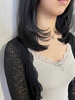 カールム(carlm)&nbsp;顔まわりレイヤーでつくる、大人の外ハネミディ