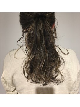 オンアフライデー(on a friday) ハイライトポニーテール