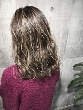 ホワイト 伊勢崎(WHITE) コントラストの効いた外国人風ハイライト☆ミルキーベージュ☆