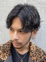 フィフス トウキョウ (fifth TOKYO)&nbsp;センターパートツイストスパイラルパーマ刈り上げツイストパーマ