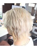 ホワイトシルバーヘアブリーチカラーナチュラルハイトーン
