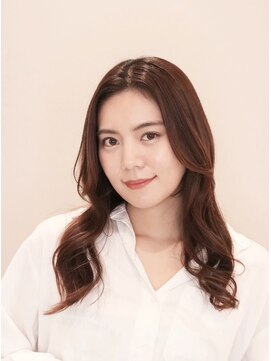 アンベリールフルー(EMBELLIR fleur) 顔型カバー◎ふんわりレイヤー　３０代４０代５０代　表参道