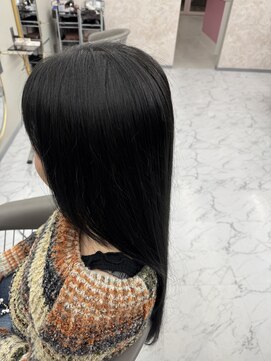 リノ 金山(Rino) デザインカラー/レイヤーカット/ウェットヘア/オリーブベージュ