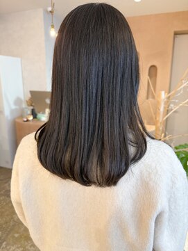 ユッカ 梅田(YUCCA) 【 YUCCA 】大人可愛い20代30代40代オリーブカラー/透明感カラー