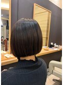 大人可愛い内巻きショートボブ