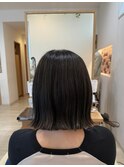 20代30代40代外ハネアッシュグレージュ肩ライン耳掛け