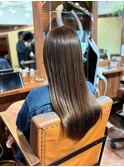 髪質改善ロングレイヤーカットナチュラルベージュ前髪なし