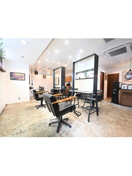 【ゆったり寛げるプライベートサロン】最後まで1人のStylistが担当♪柔らかい雰囲気が魅力♪火曜日も営業◎