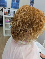 ギフト(GIFT)&nbsp;レディースカット＋ブリーチ＋パーマ