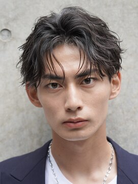 レタッチバイフィフス(RETOUCH by fifth) フェザーパーマ毛流れセンターパートニュアンスパーマ原宿