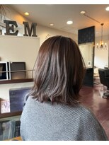 ローレン(LOREM)&nbsp;ミディアムレイヤーカット透け感アッシュベージュ2.7