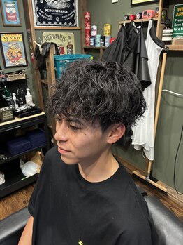 ベース(BASE)の写真/初めてのパーマでも挑戦しやすい、ナチュラルで扱いやすい質感に。