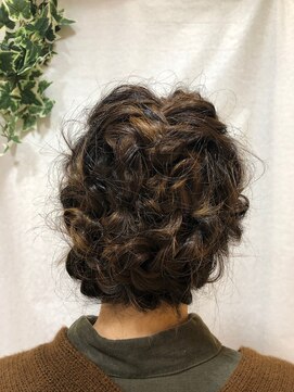シフォン(Chiffon) 編み込みアップヘア