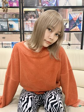 トムキャット(TOM CAT) 外国人風　ケアブリーチ　ダブルカラー　　ミルクティーベージュ