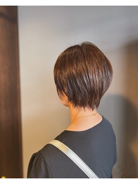 ボルン(BOLEN) 丸みショート