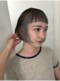 インナーハイトーンシルバーカラーボブ