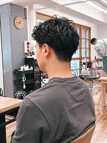 シロ(siro)&nbsp;刈り上げパーマ