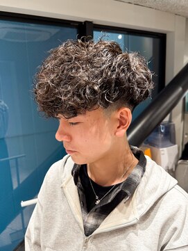 ルーシー 渋谷(LUCEY) スペインカールハイライトスパイラルパーマフェード極道パーマ