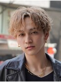 仙台ハイトーンセンターパートニュアンスパーマ緩め刈り上げ無し